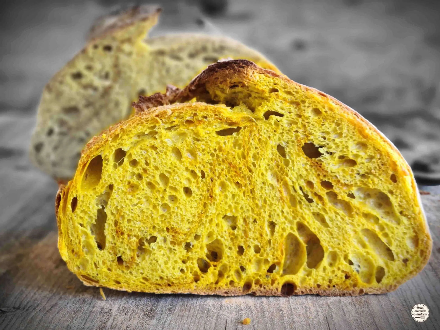 Pane Curcuma e semi misti